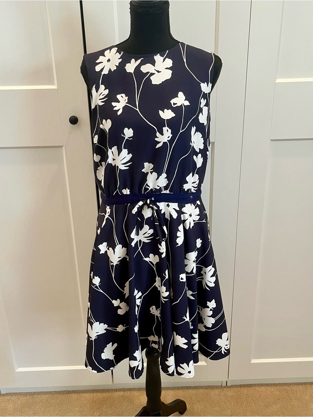 Brooks Brothers Navy Dress White Floral Accents Classic Tailored Simple Sz 8